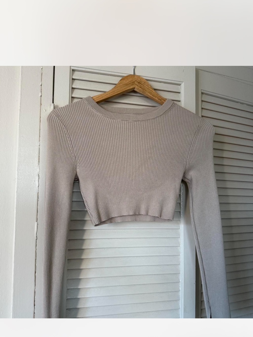 Pull&Bear Ribbed Long-Sleeve Crop Top - Light Beige